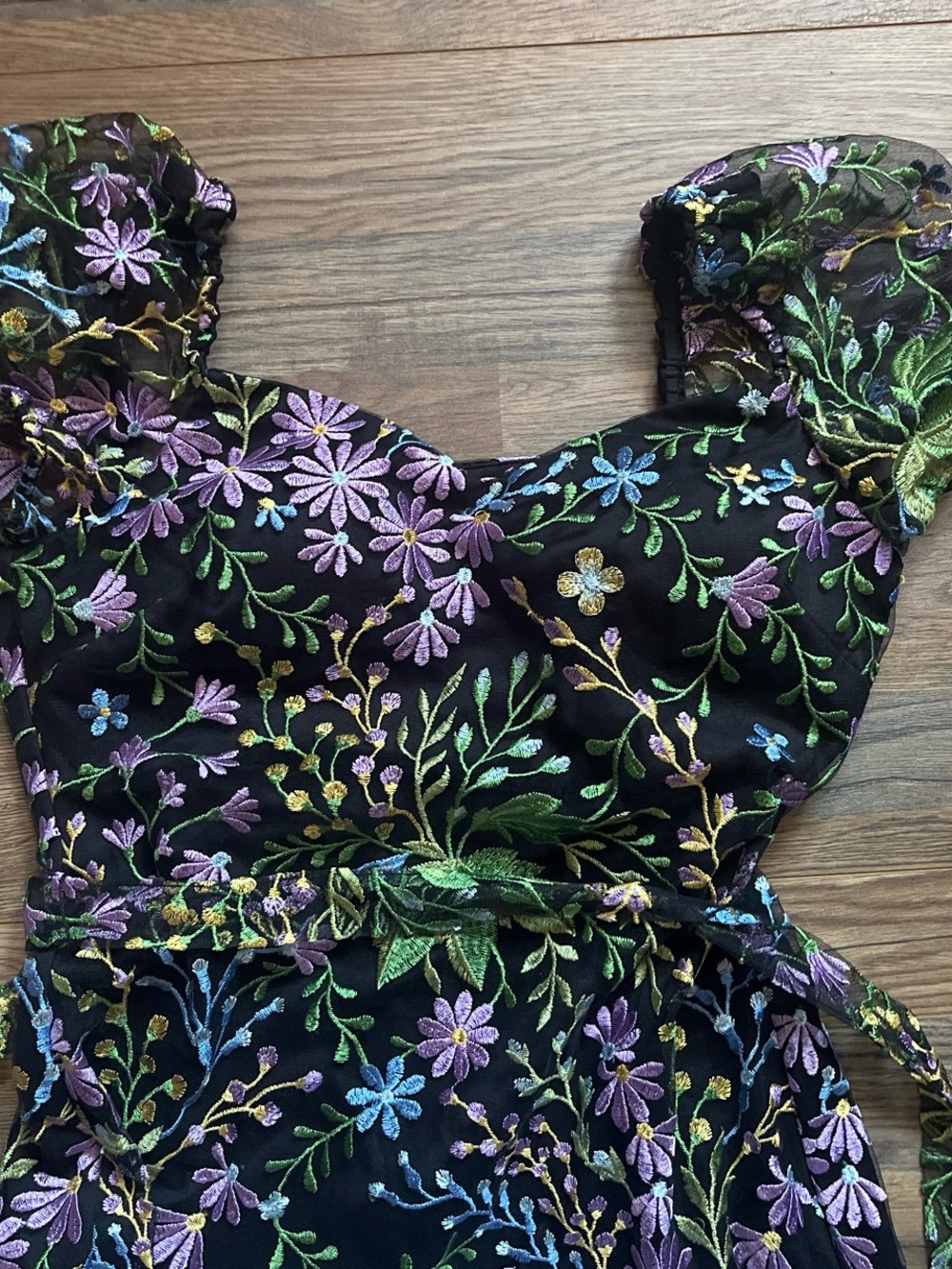 Kensie Black Floral Embroidered Puff-Sleeve Tunic Dress